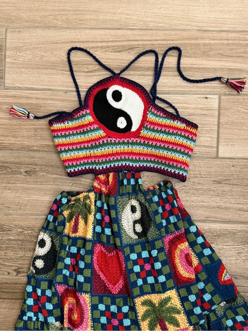 FARM Rio Patchwork Crochet Cutout Maxi Dress Yin Yang Hearts Palm Medium NWT - Picture 6 of 9